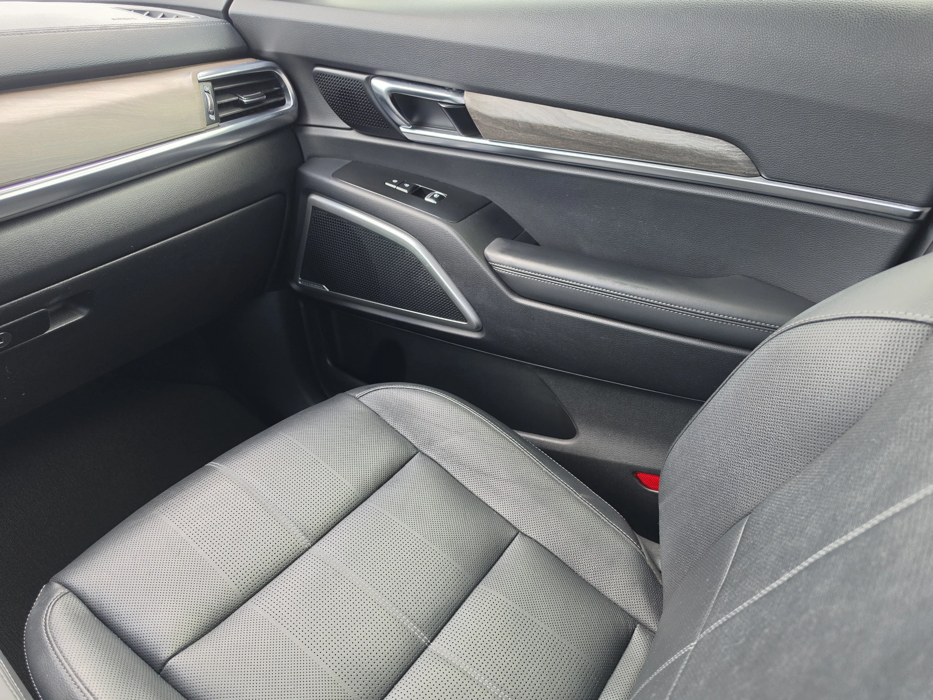 Used 2022 Everlasting Silver Kia EX image 20