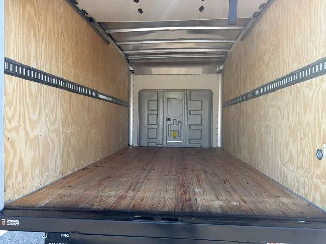 New 2027 Oxford White Ford E-350 SRW image 30