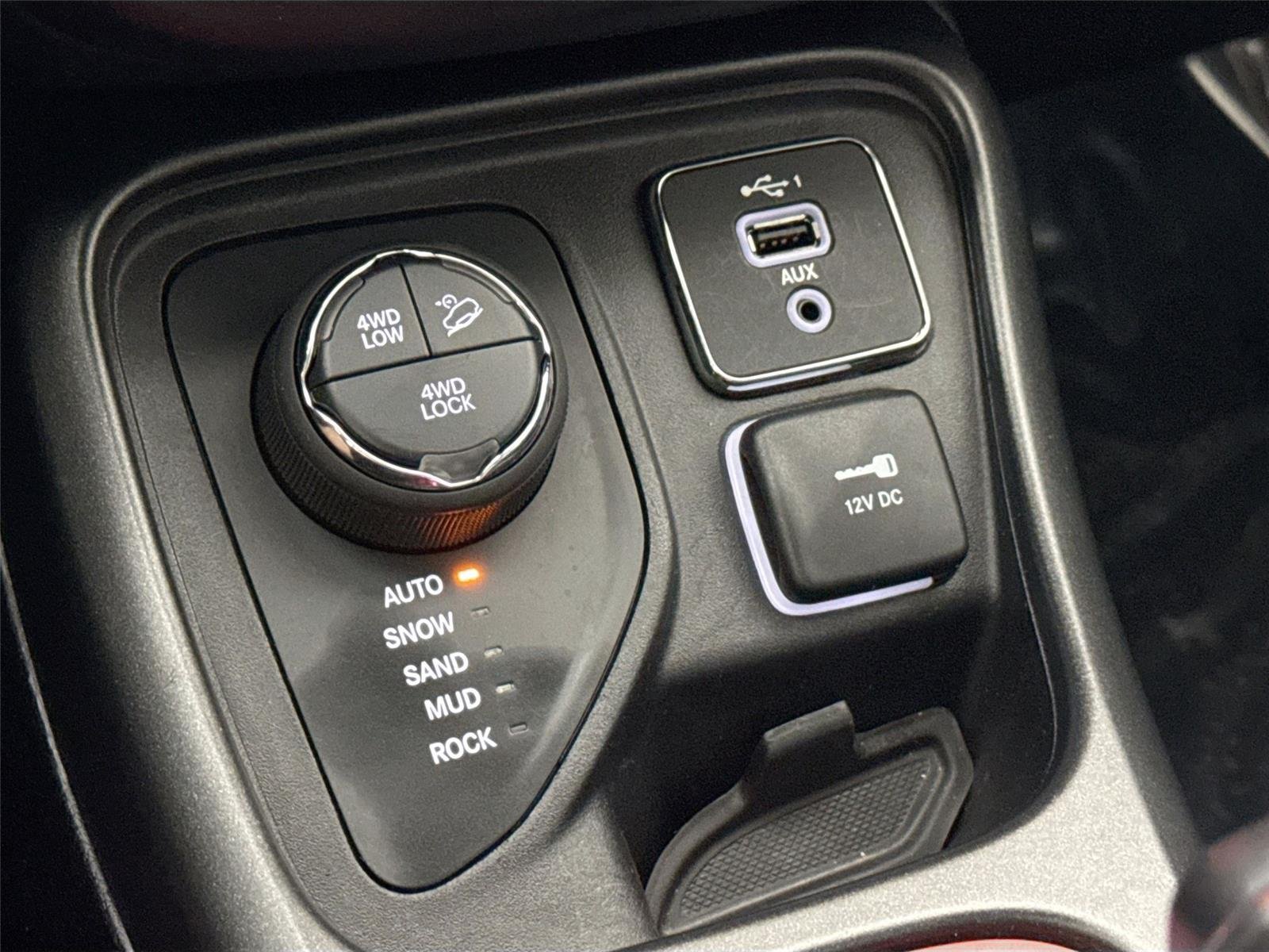 Used 2021 Velvet Red Pearlcoat Jeep Trailhawk image 26