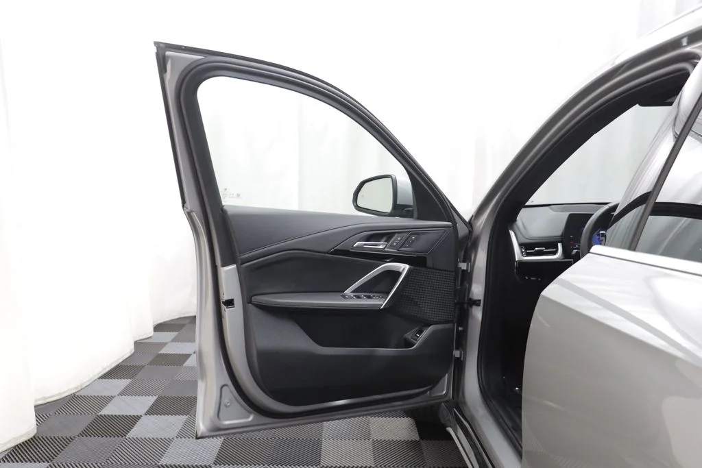 Certified Used 2026 Silver BMW xDrive28i image 4