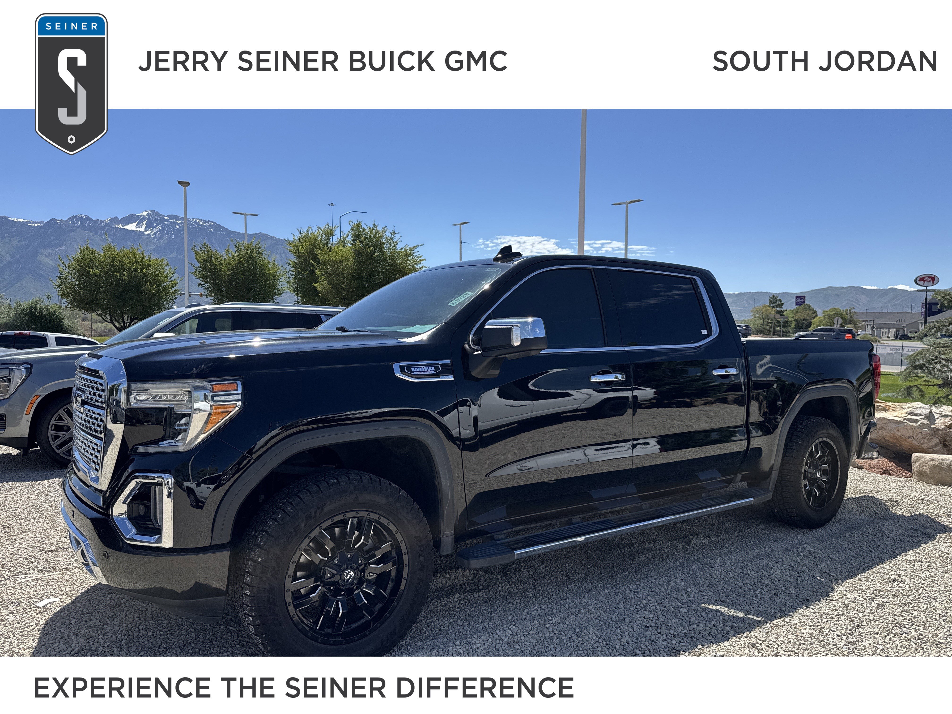 2020 GMC Sierra 4WD Crew Cab Short Box Denali's photo