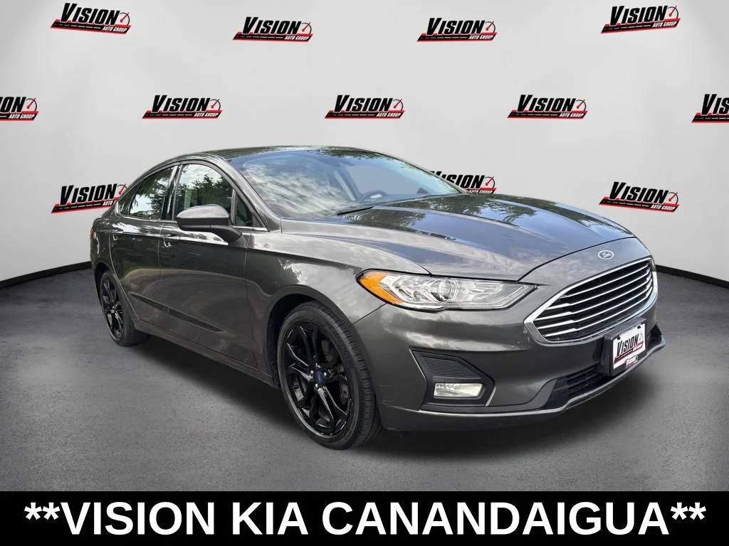 Used 2019 Gray Ford SE image 3