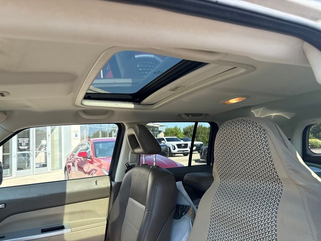 Used 2008 Beige Jeep Limited image 7