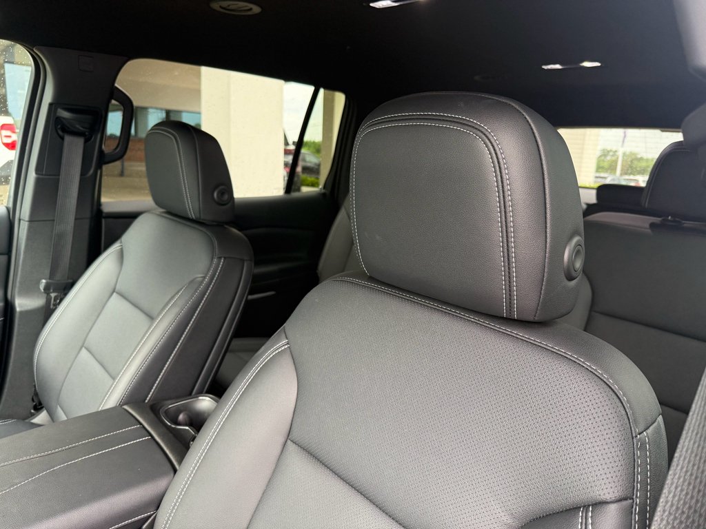 Used 2026 Lakeshore Blue Metallic Chevrolet FWD LT image 10