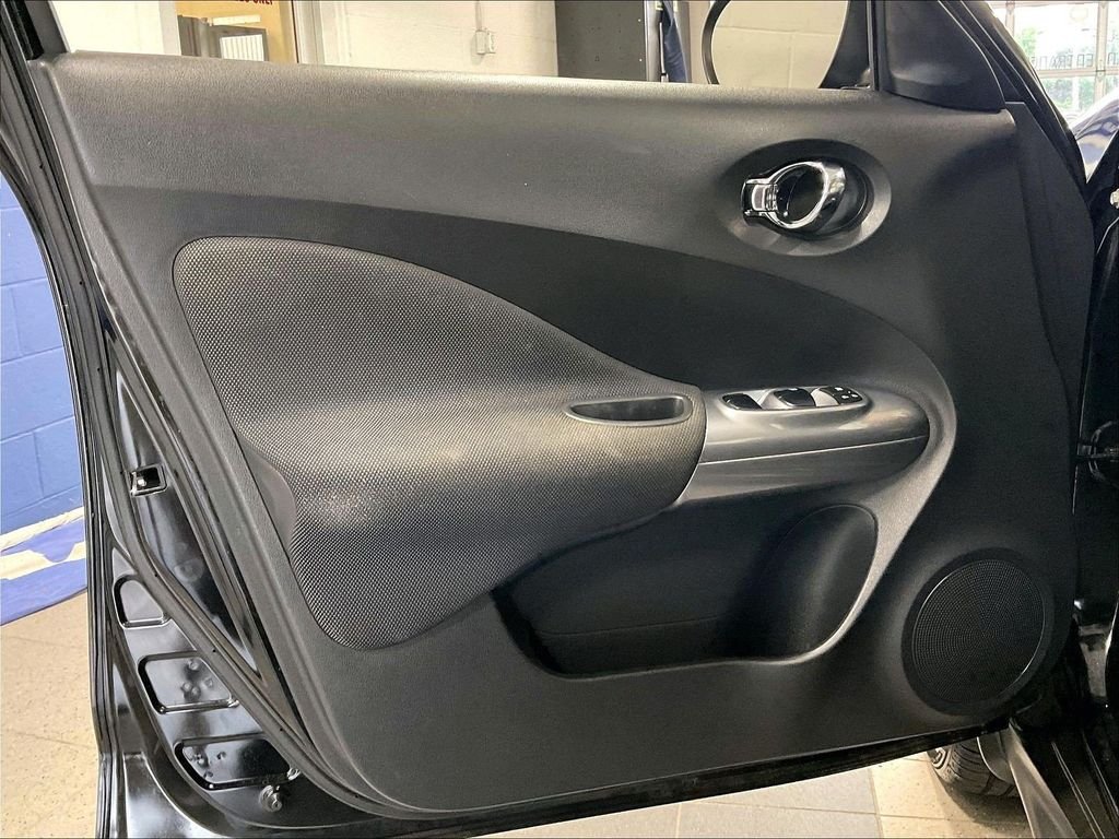 Used 2014 Black Nissan S image 9