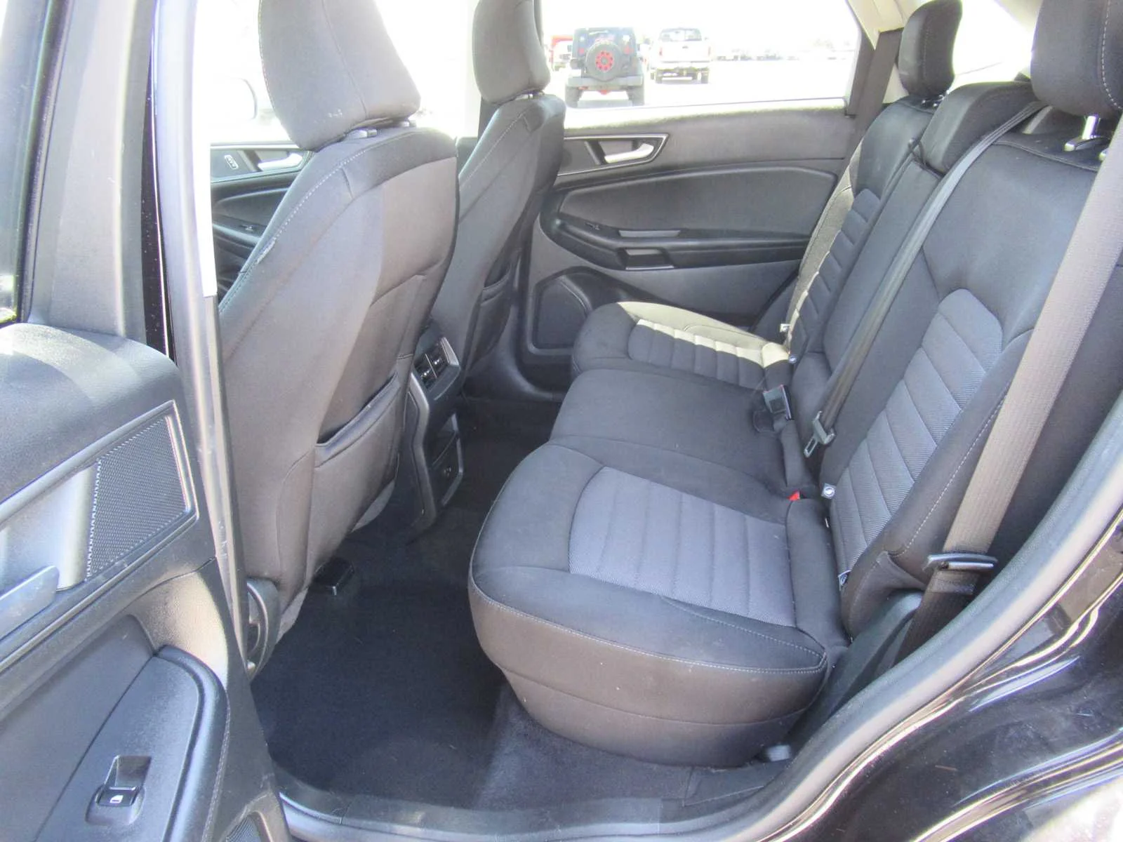 Used 2022 Agate Black Ford SE image 15