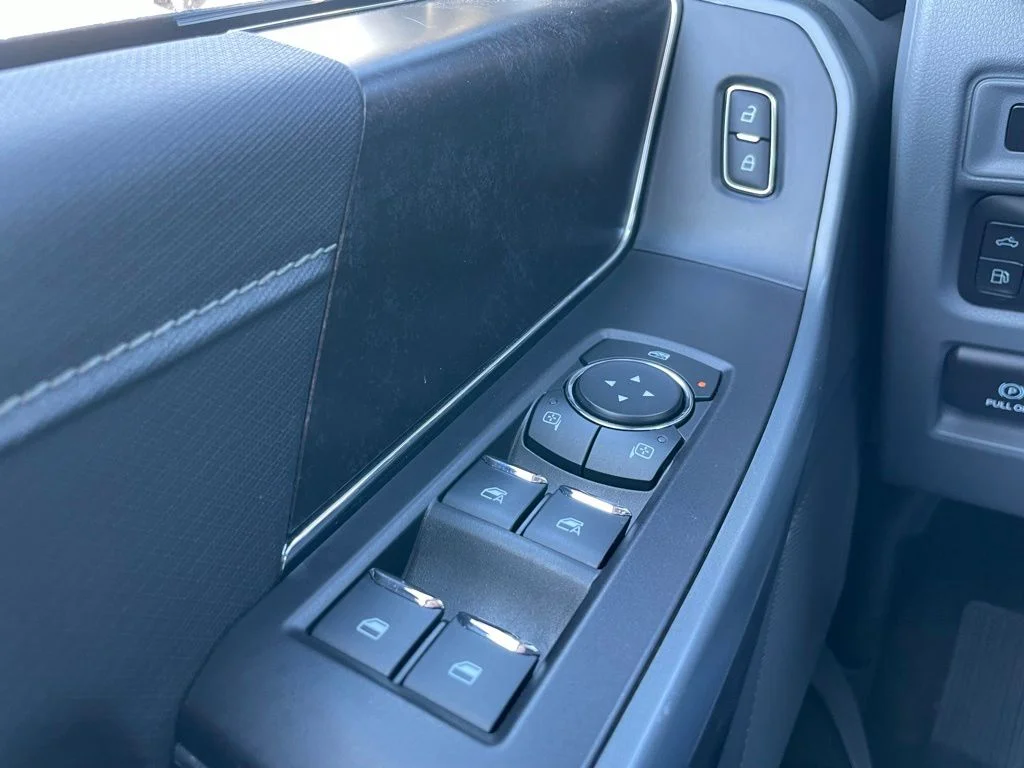 Used 2022 Silver Ford XLT image 23
