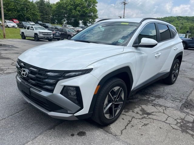 Used 2025 White Hyundai SEL image 10