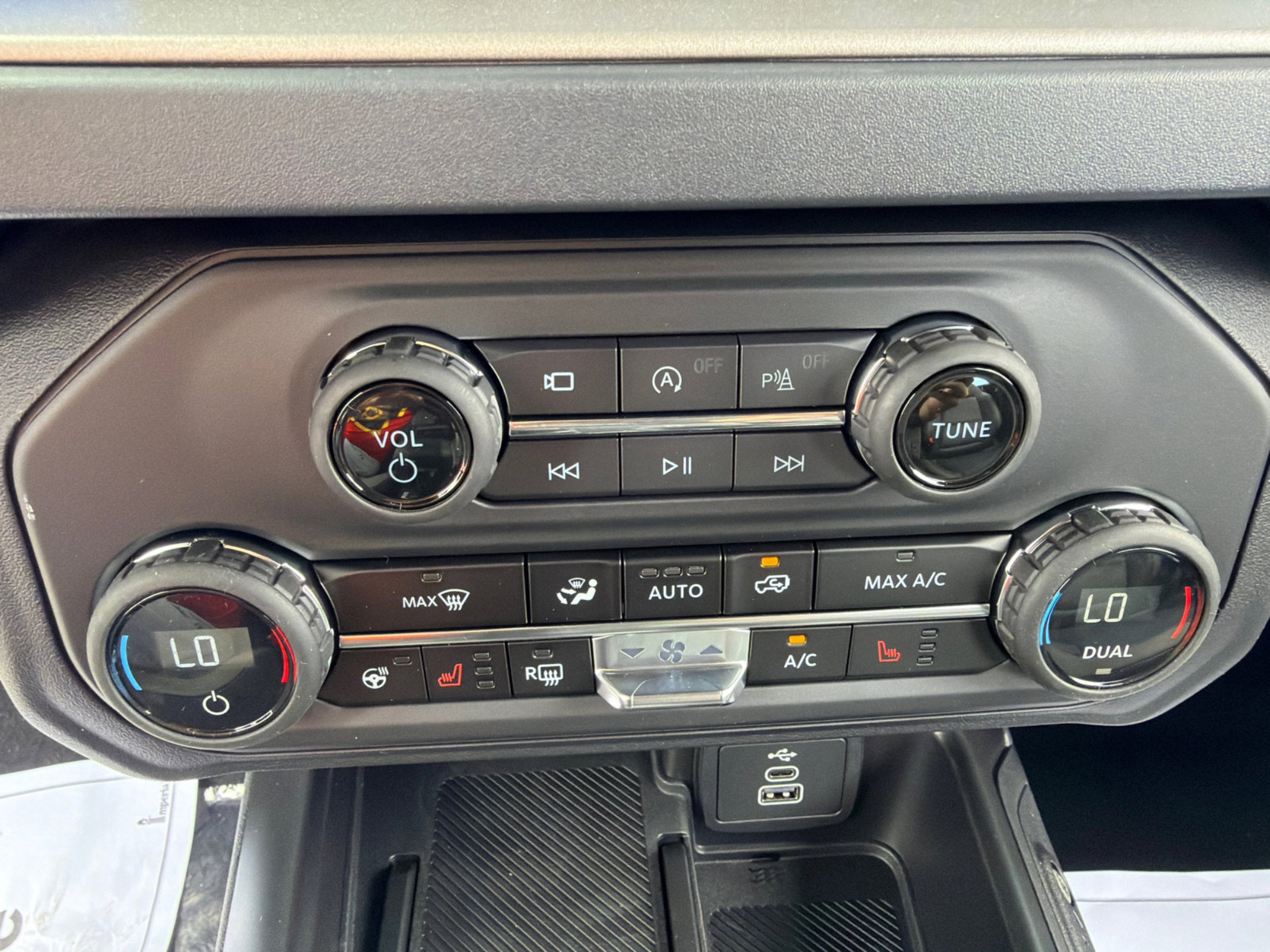 New 2026 Oxford White Ford Outer Banks® image 32