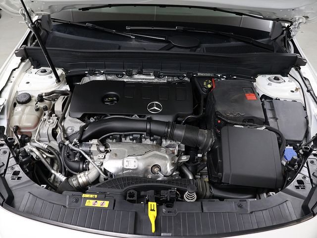 Certified Used 2023 Polar White Mercedes-Benz GLB 250 image 36