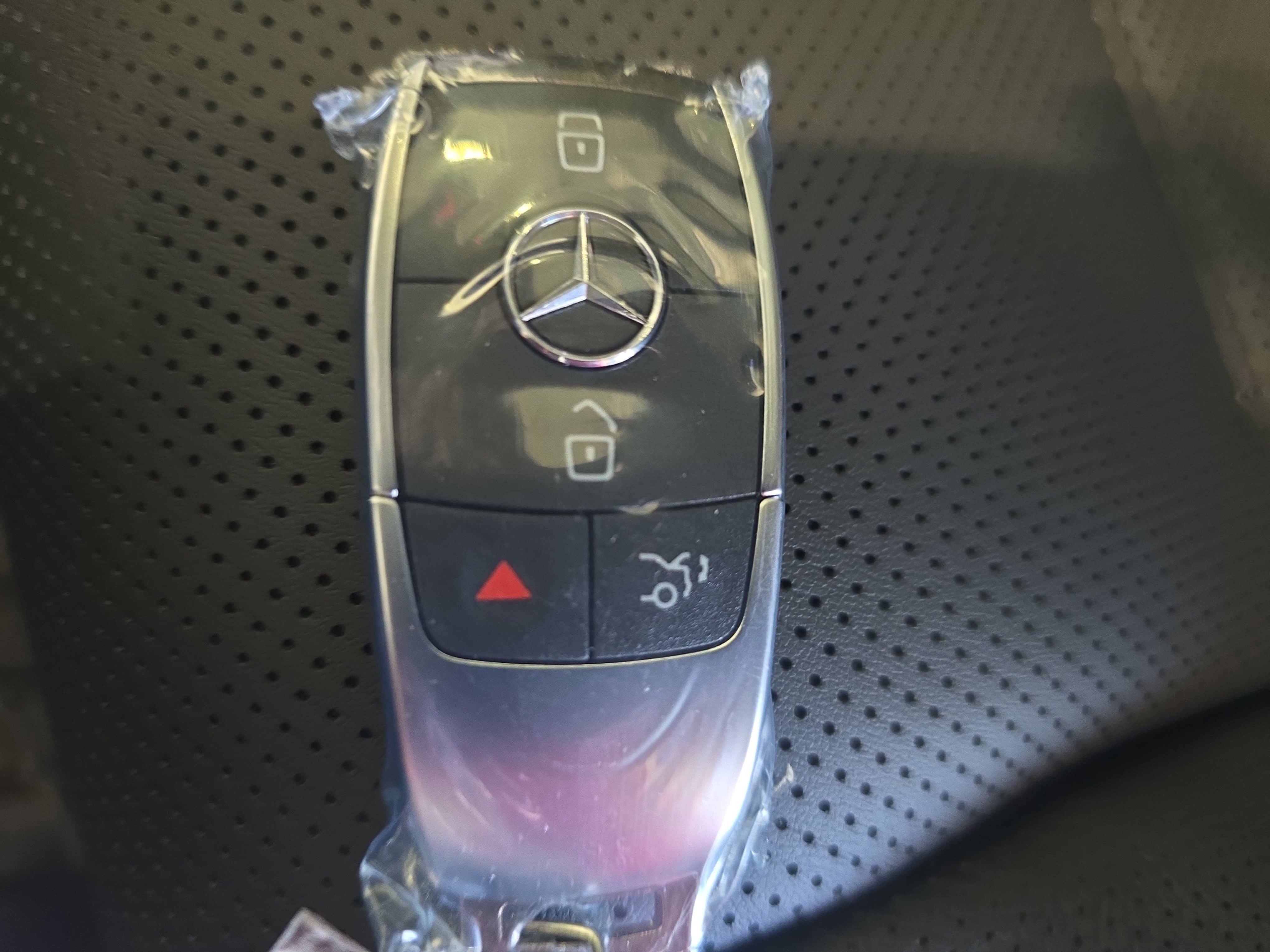 New 2026 MANUFAKTUR Moonlight White Metallic Mercedes-Benz GLE450 image 37