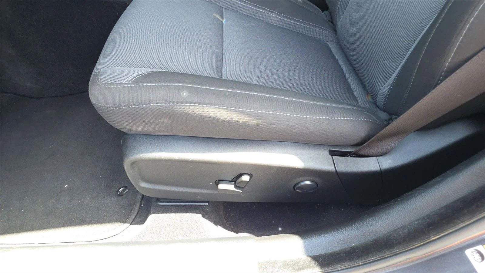 Used 2022 Granite Pearlcoat Dodge SXT image 24