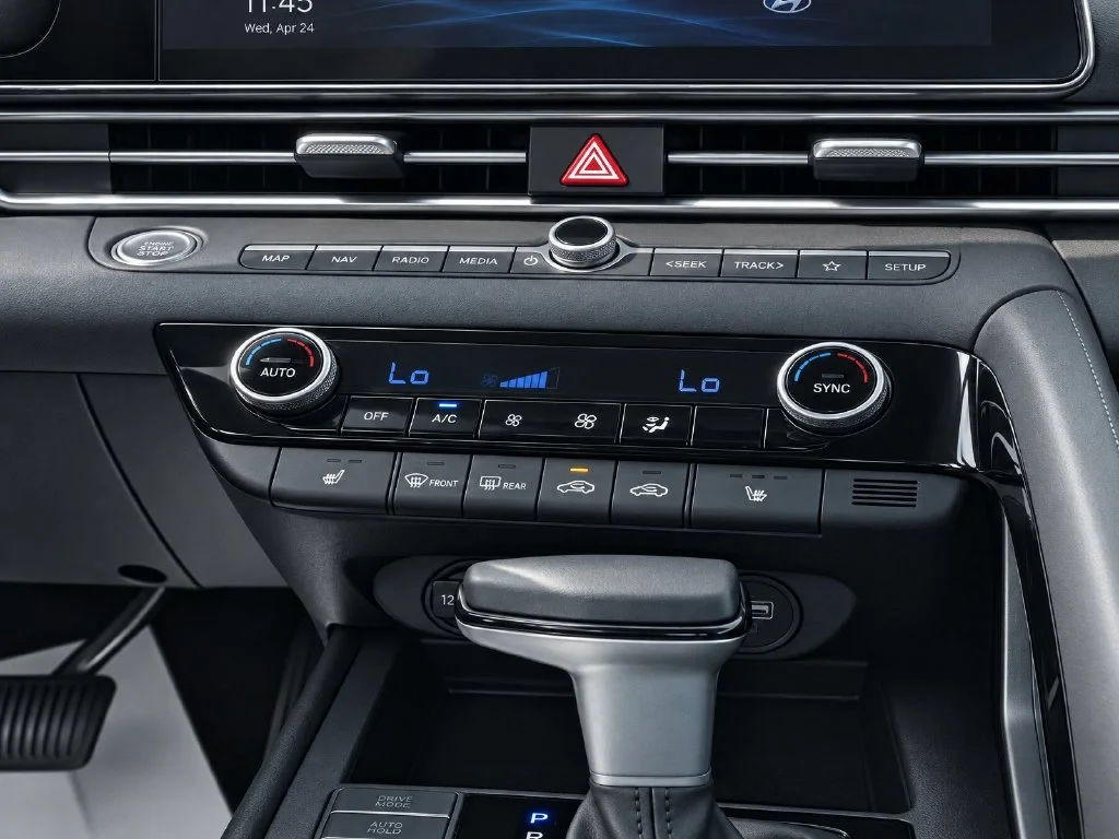 Used 2023 Black Hyundai SEL image 18