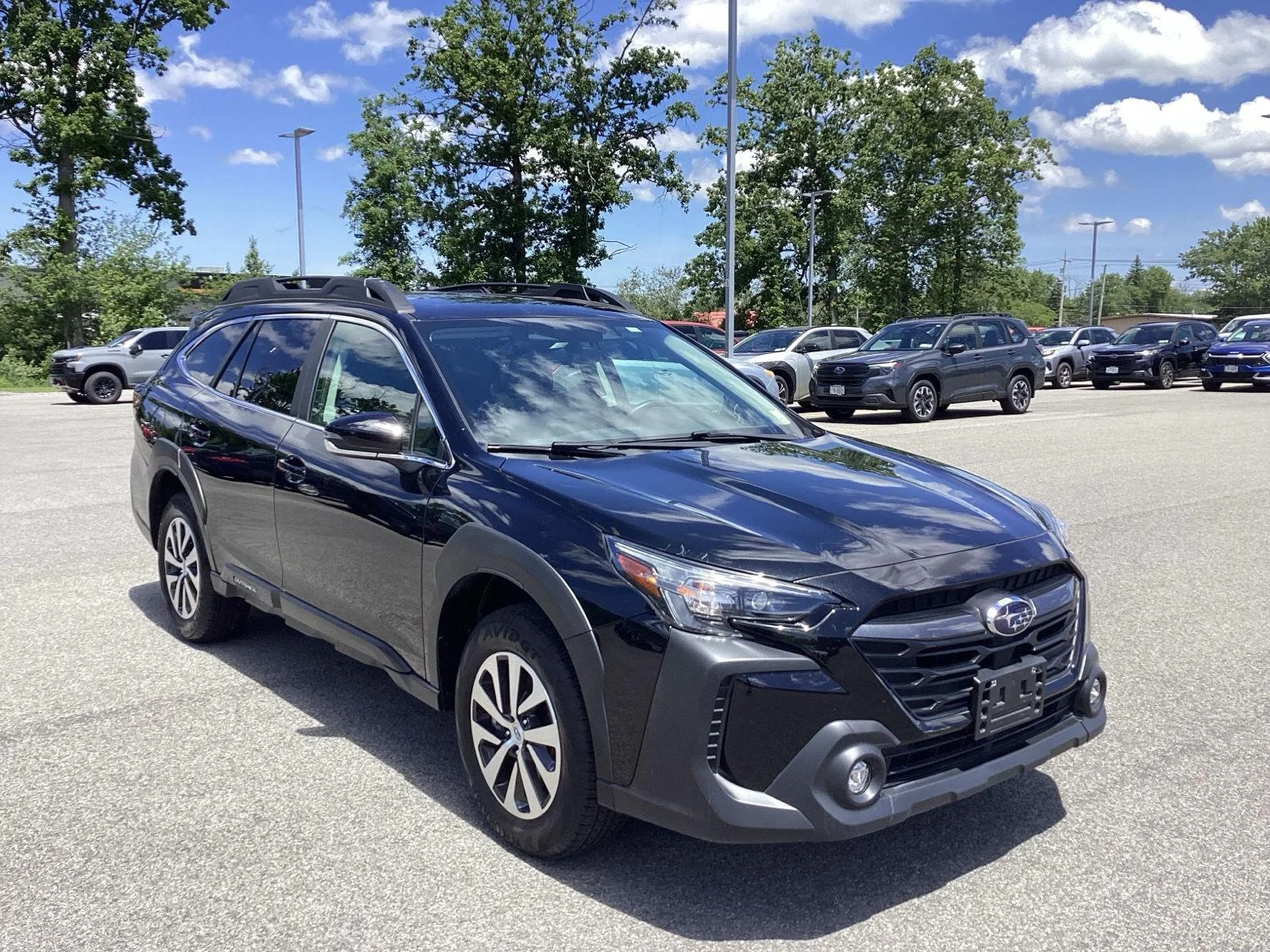 Used 2025 Crystal Black Silica Subaru Premium image 11