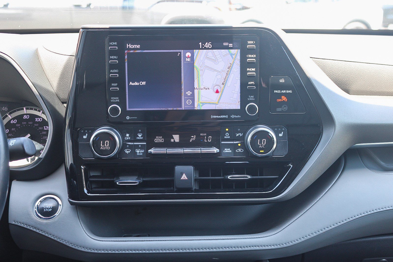 Used 2022 Wind Chill Pearl Toyota XLE image 13