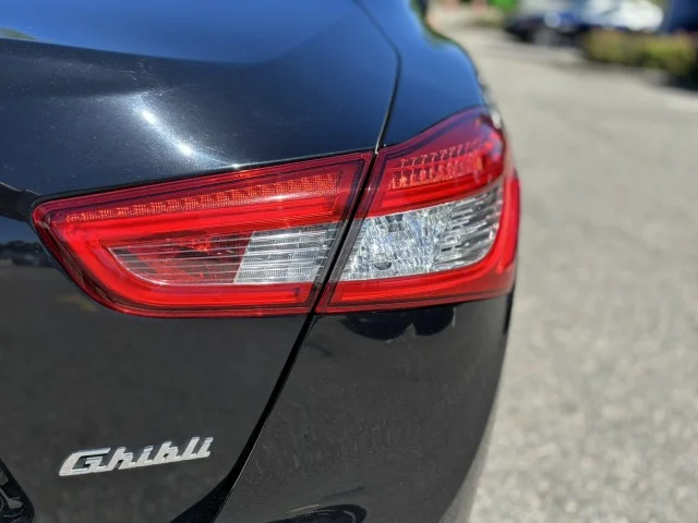 Used 2018 Nero Maserati S Q4 / NERO ~ NERO / CLEAN CARFAX !!! image 14
