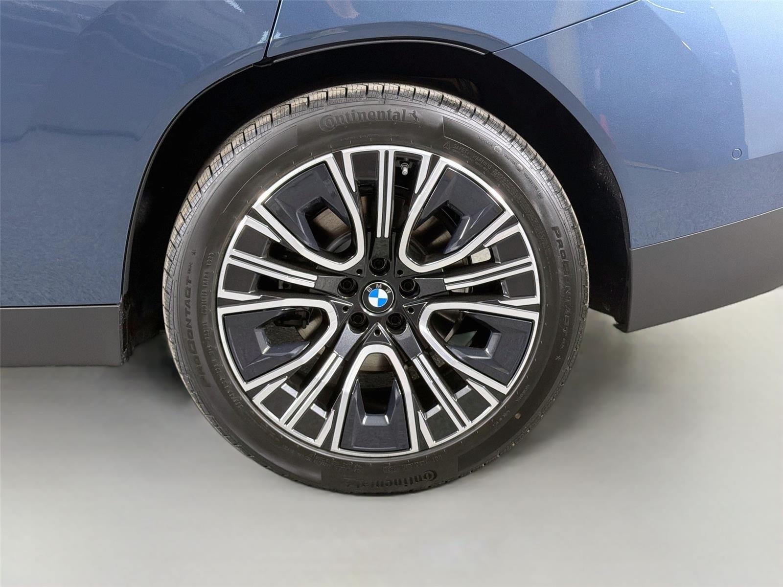 New 2026 Arctic Race Blue Metallic BMW 30 xDrive image 28
