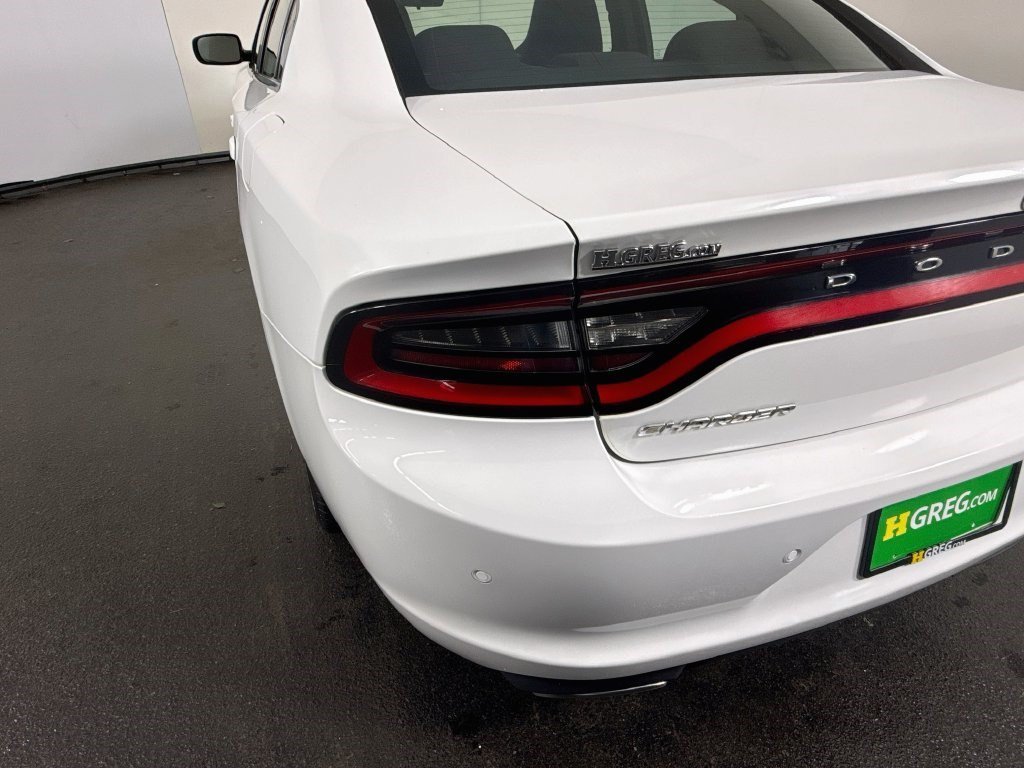 Used 2022 White Knuckle Clearcoat Dodge SXT image 29