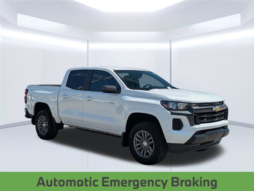 Used 2024 White Chevrolet LT image 9
