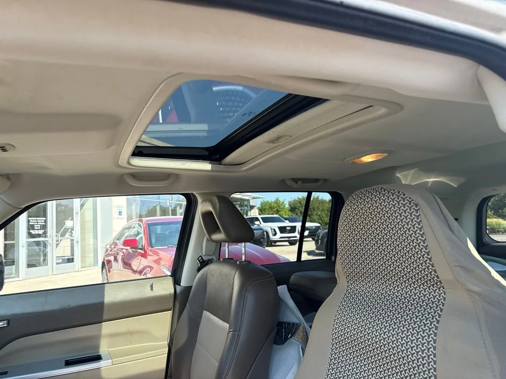 Used 2008 Beige Jeep Limited image 7