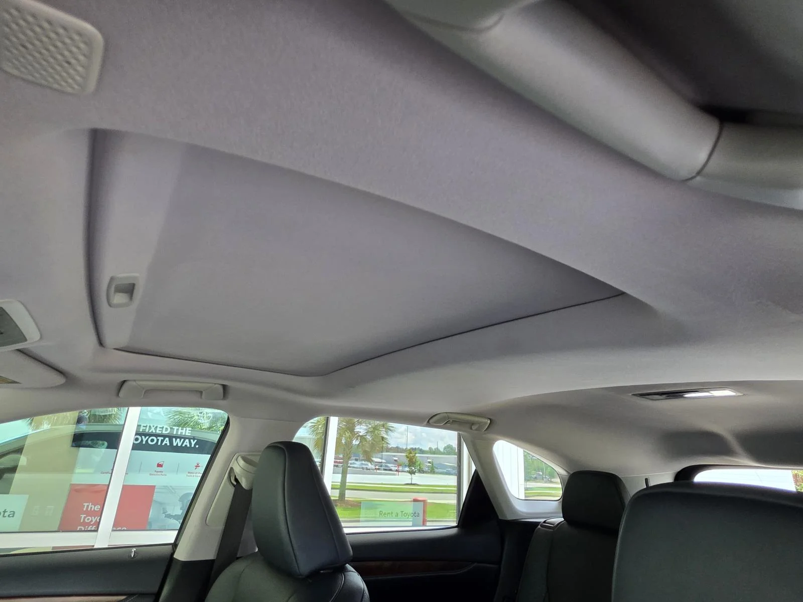 Used 2020 White Pearl Lexus 350L image 7