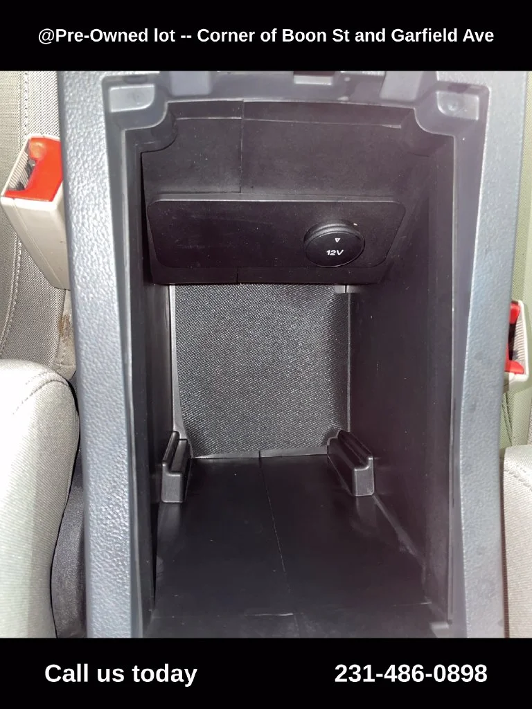Used 2018 Gold Ford SE image 21