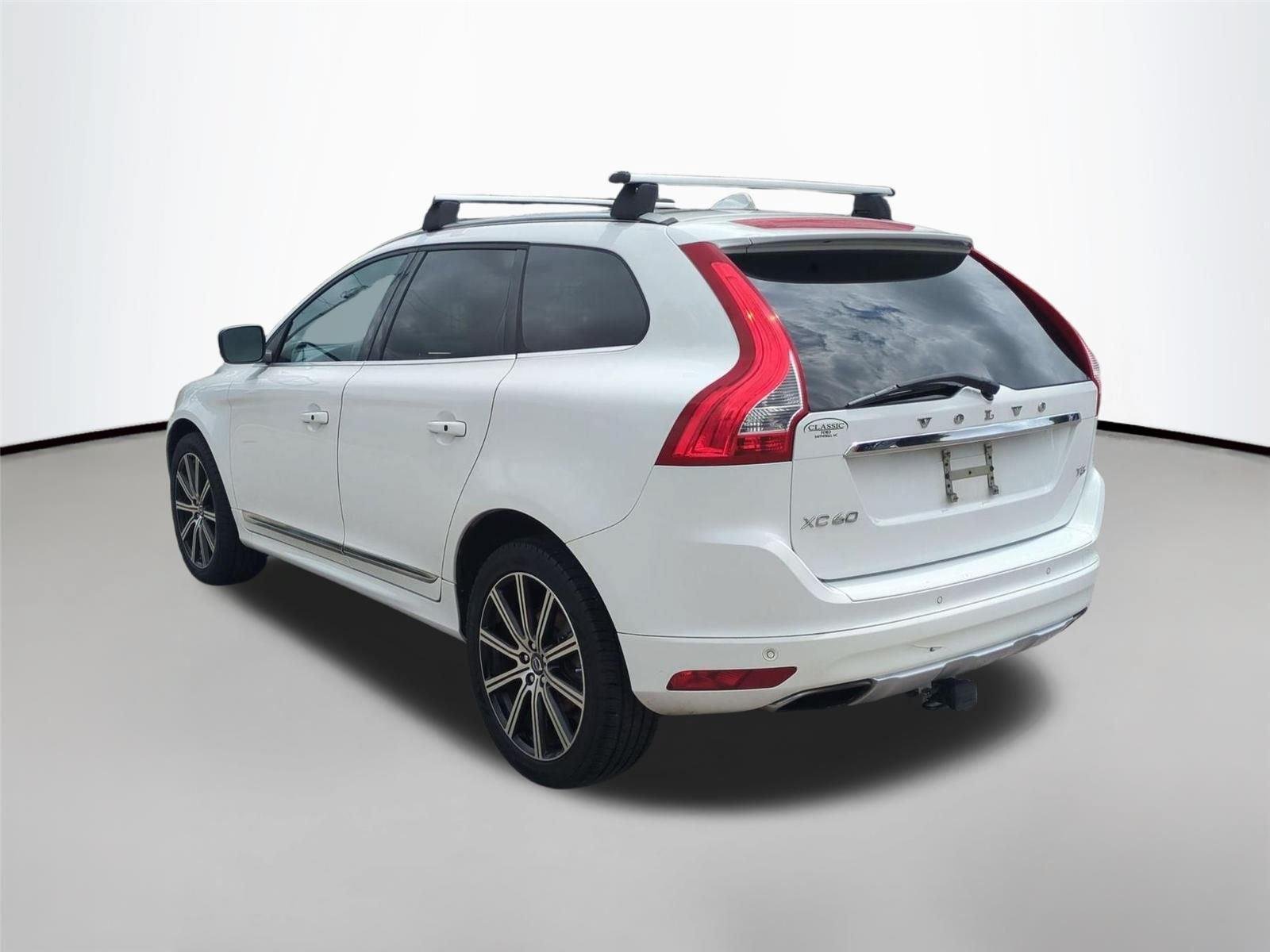 Used 2015  VOLVO  image 3