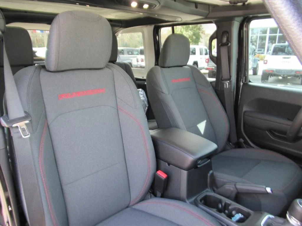 New 2026 Black Clear-Coat Exterior Paint Jeep Rubicon image 8