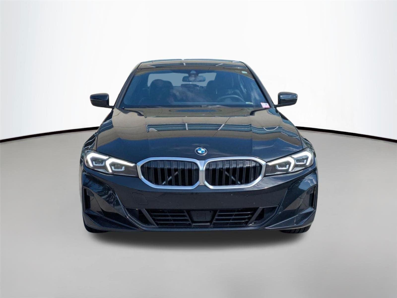 Used 2025  BMW 330i image 2