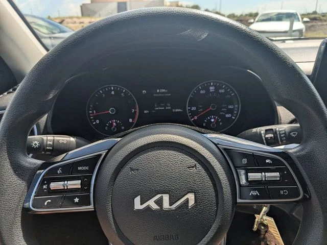 Used 2024 White Kia LXS image 26