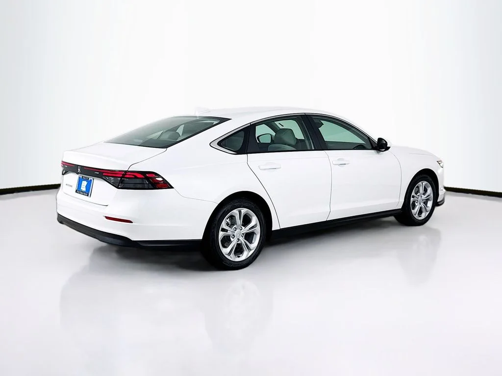New 2026 Platinum White Pearl Honda LX image 8