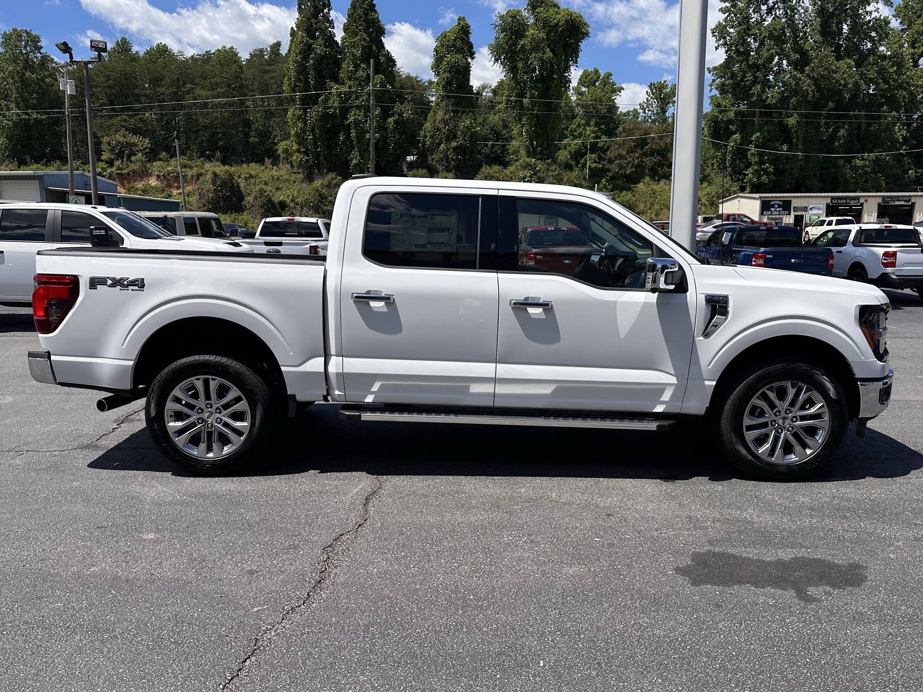 New 2026 Oxford White Ford XLT image 5