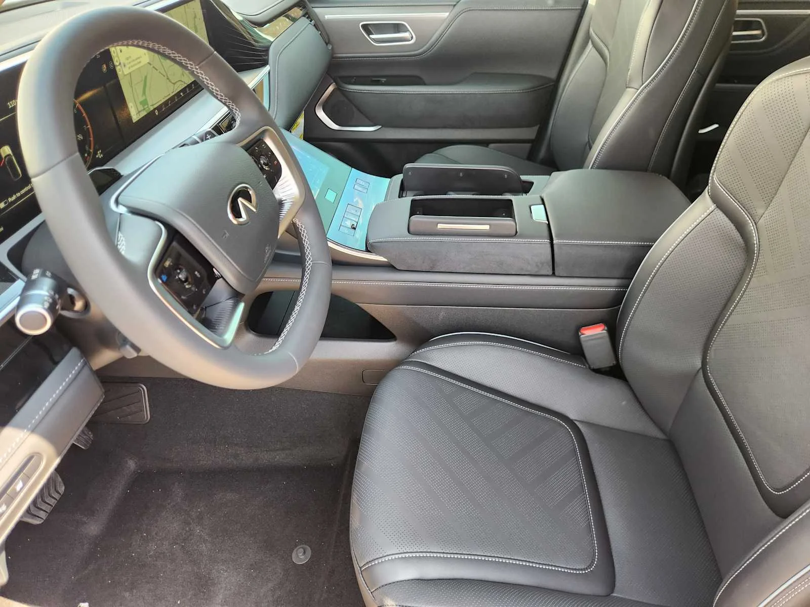 New 2027 BLACK OBSIDIAN INFINITI Luxe 4WD image 8