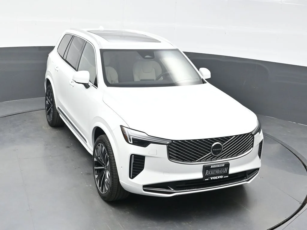 New 2026 Crystal White Volvo Plus image 29