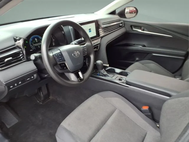 Used 2025  Toyota LE image 12