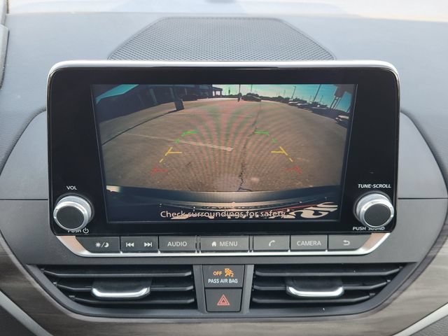 Used 2025 Gray Nissan SV image 19