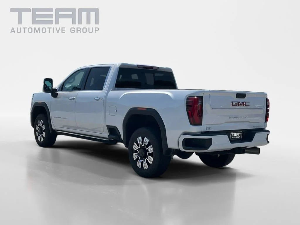 Used 2025 White Frost Tricoat GMC Denali image 5
