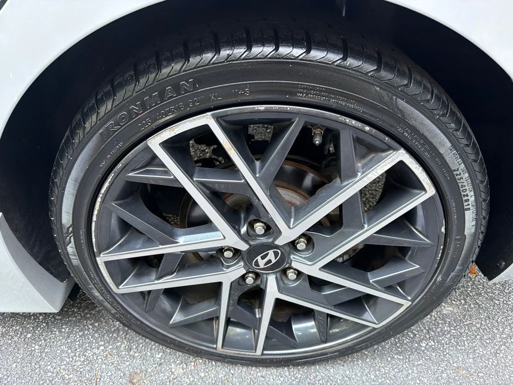 Used 2019 Silver Hyundai Sport image 19