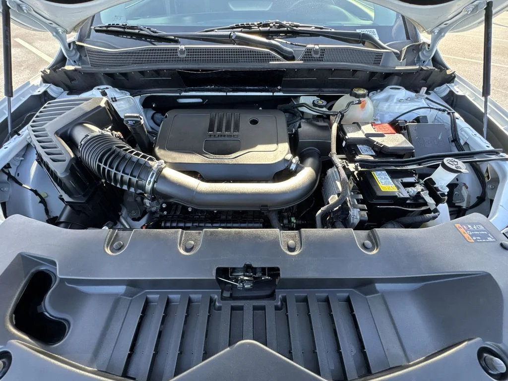 Used 2023 White Chevrolet LT image 25