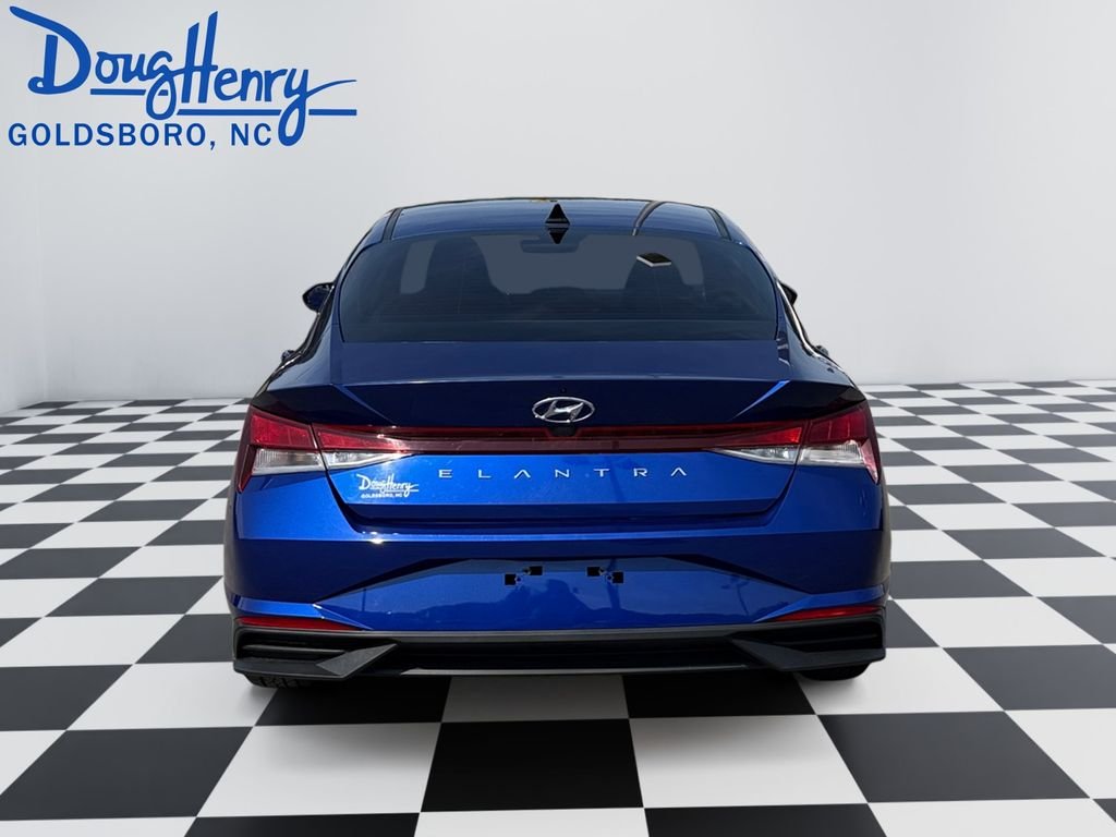 Used 2023 Blue Hyundai SEL image 4