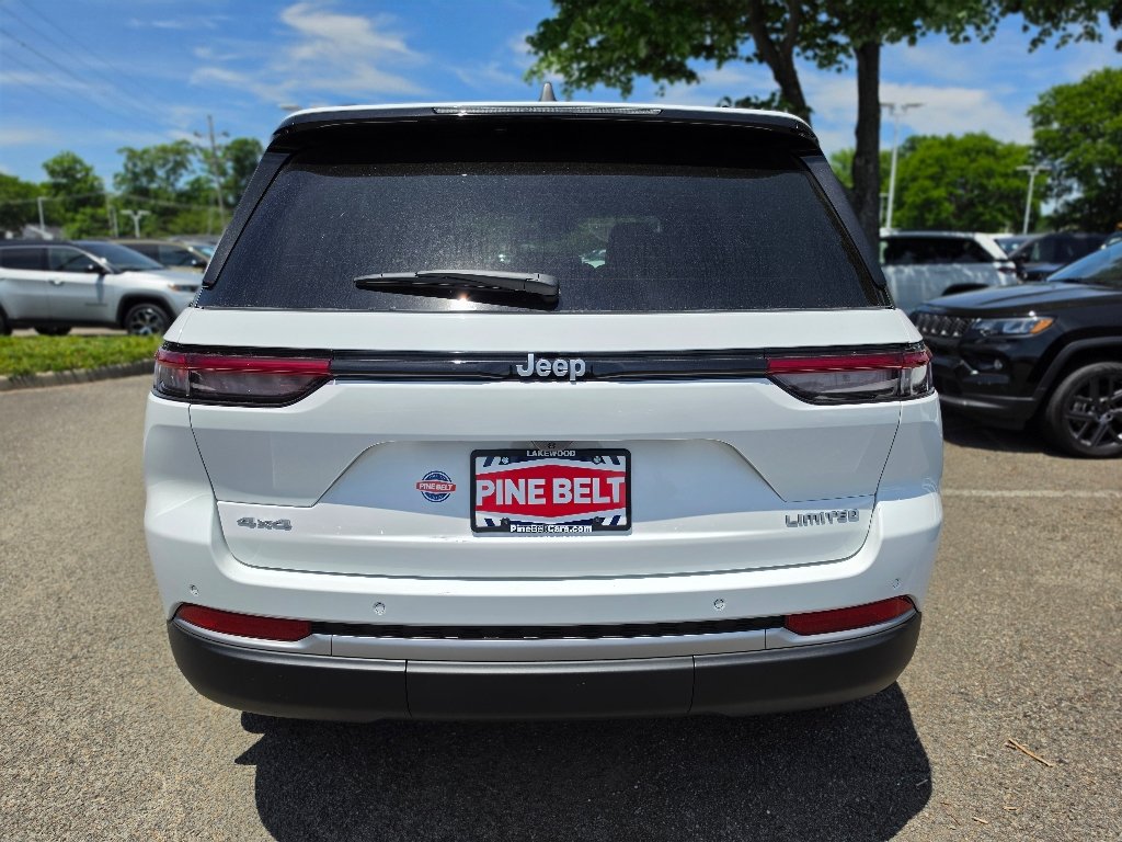 New 2026 Bright White Clear-Coat Exterior Paint Jeep Limited image 12