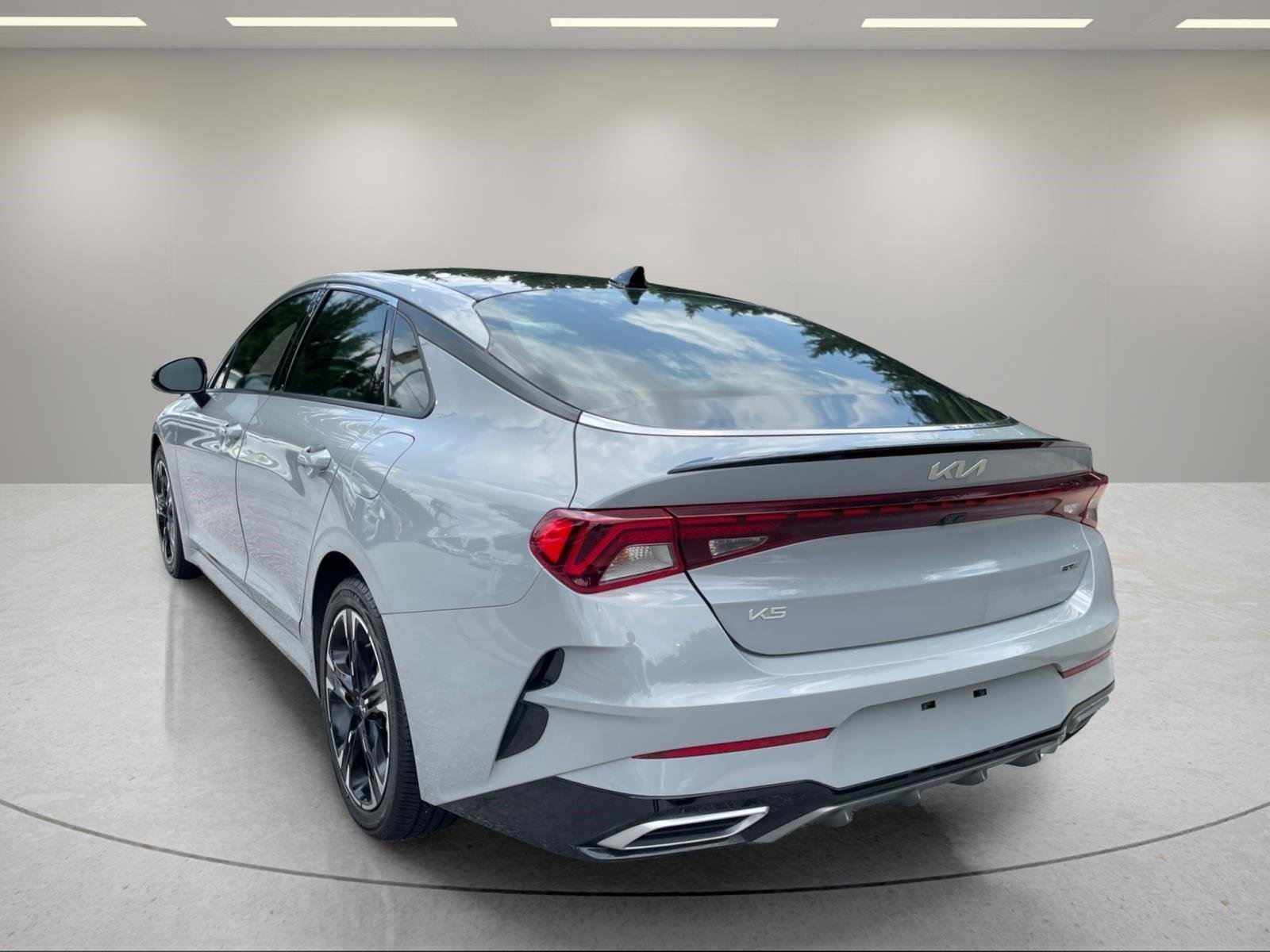 Used 2023 Wolf Gray Kia GT-Line image 3