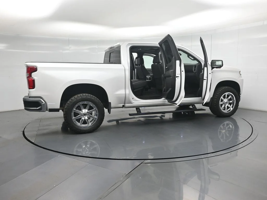 Used 2019 Beige Chevrolet LTZ image 3