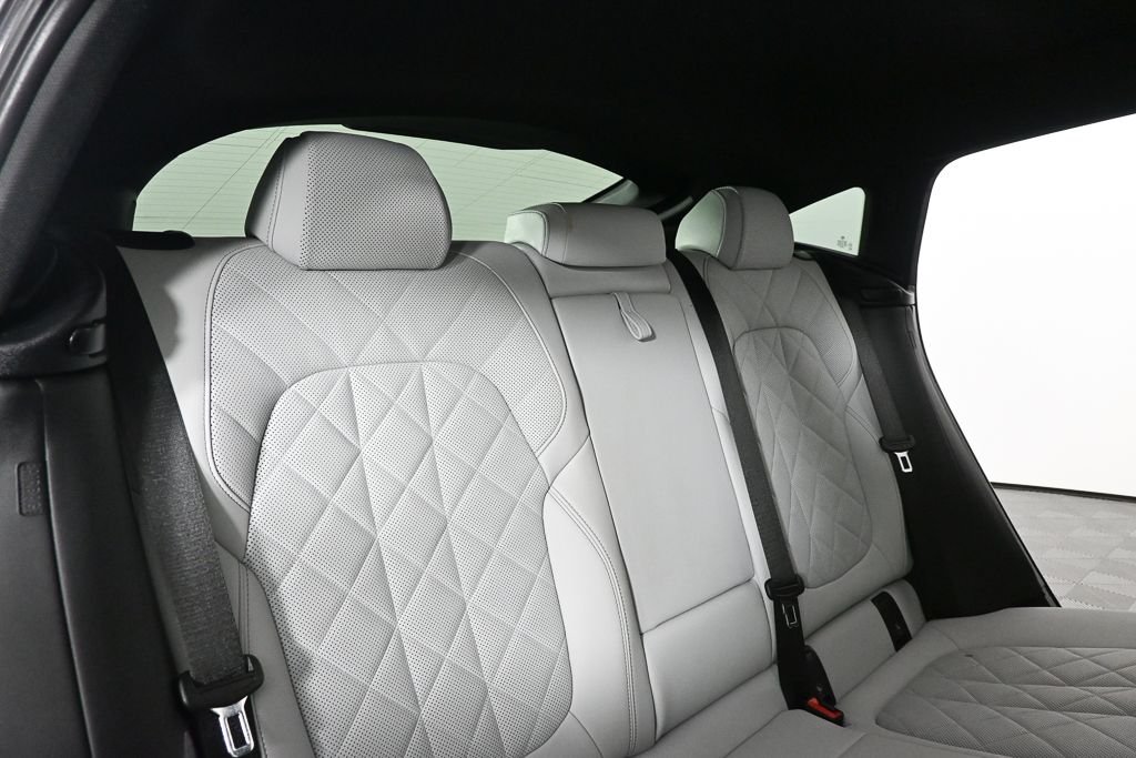Used 2023 Gray BMW xDrive40i image 19