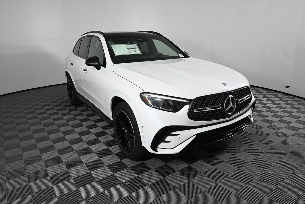 New 2027 MANUFAKTUR Moonlight White Metallic Mercedes-Benz GLC 300 image 6