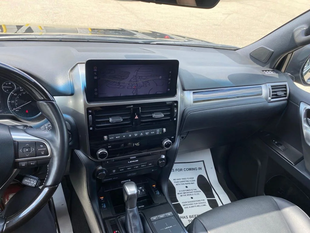 Used 2022 Black Lexus 460 image 19