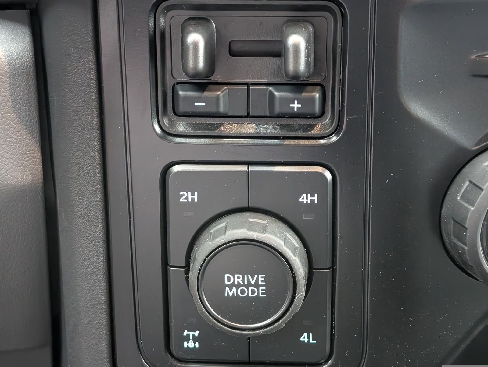 New 2026 Carbonized Gray Metallic Ford XL image 24