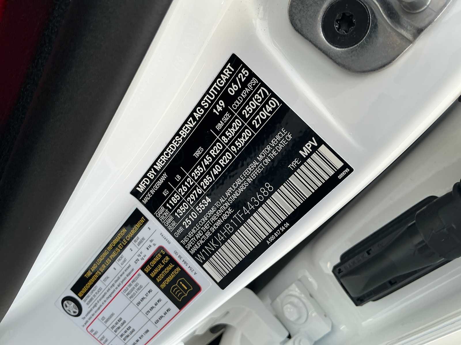 Certified Used 2026 Polar White Mercedes-Benz GLC 300 image 28