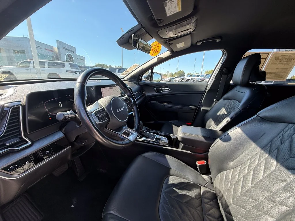 Used 2023 White Kia X-Line image 20