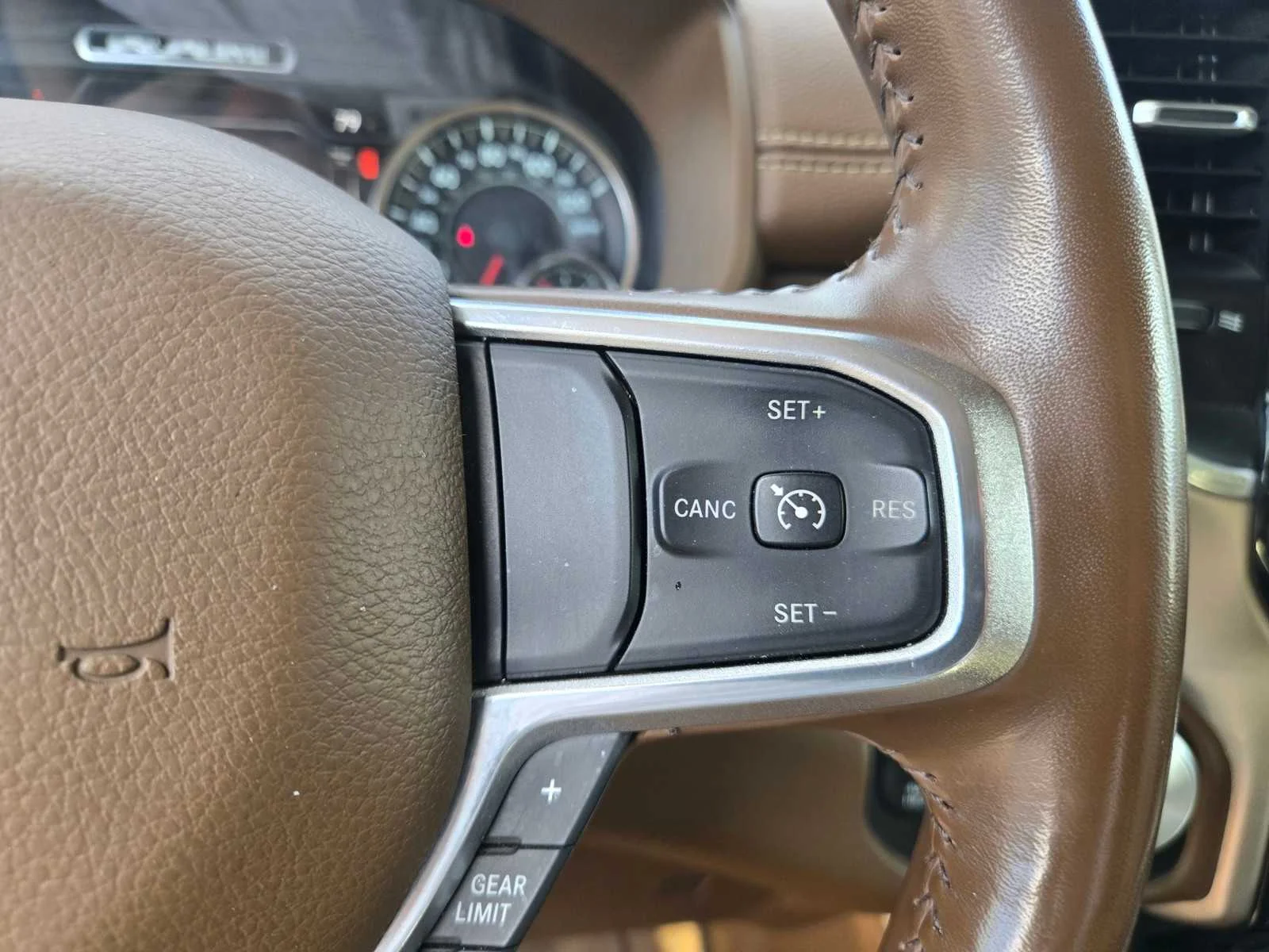 Used 2021  Ram Laramie image 24